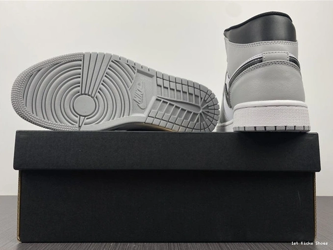 1st Kicks Jordan1 3725 SunProtective Anthracite Grey 554724- Light Smoke Mid 1029